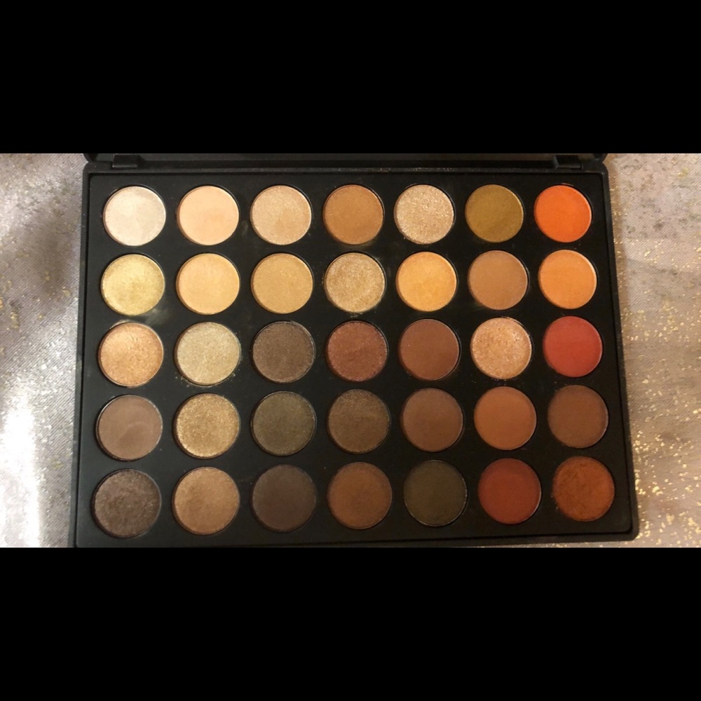 Morphe 35 OS (Shimmer) and 35 OM (Matte) Eyeshadow - Picture 5 of 8
